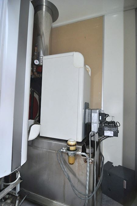 Toilet/badvogn 2x4 bad med oliefyr