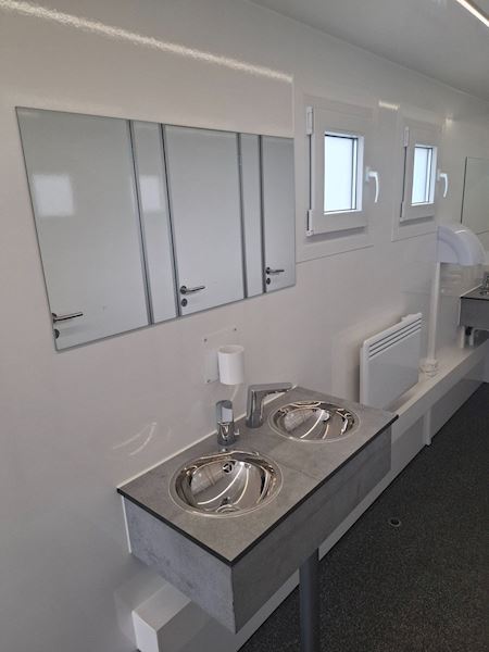 Type 660: Toiletvogn med 8 toiletter