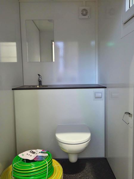 Toiletvogn 240 med 2 toiletter & kværn