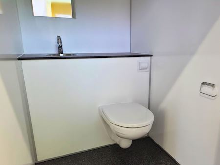 Toiletvogn 240 med 2 toiletter & kværn
