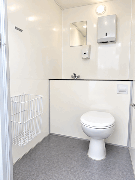 Toiletvogn 240 med 2 toiletter & kværn