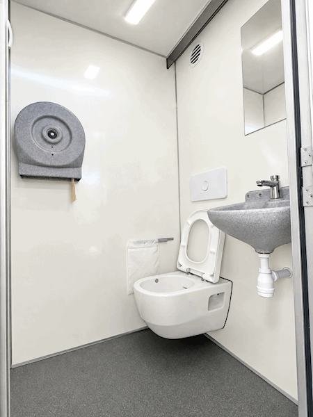Vacuum toilet med fire toiletter