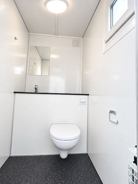 Toiletvogn 240 med 2 toiletter & kværn